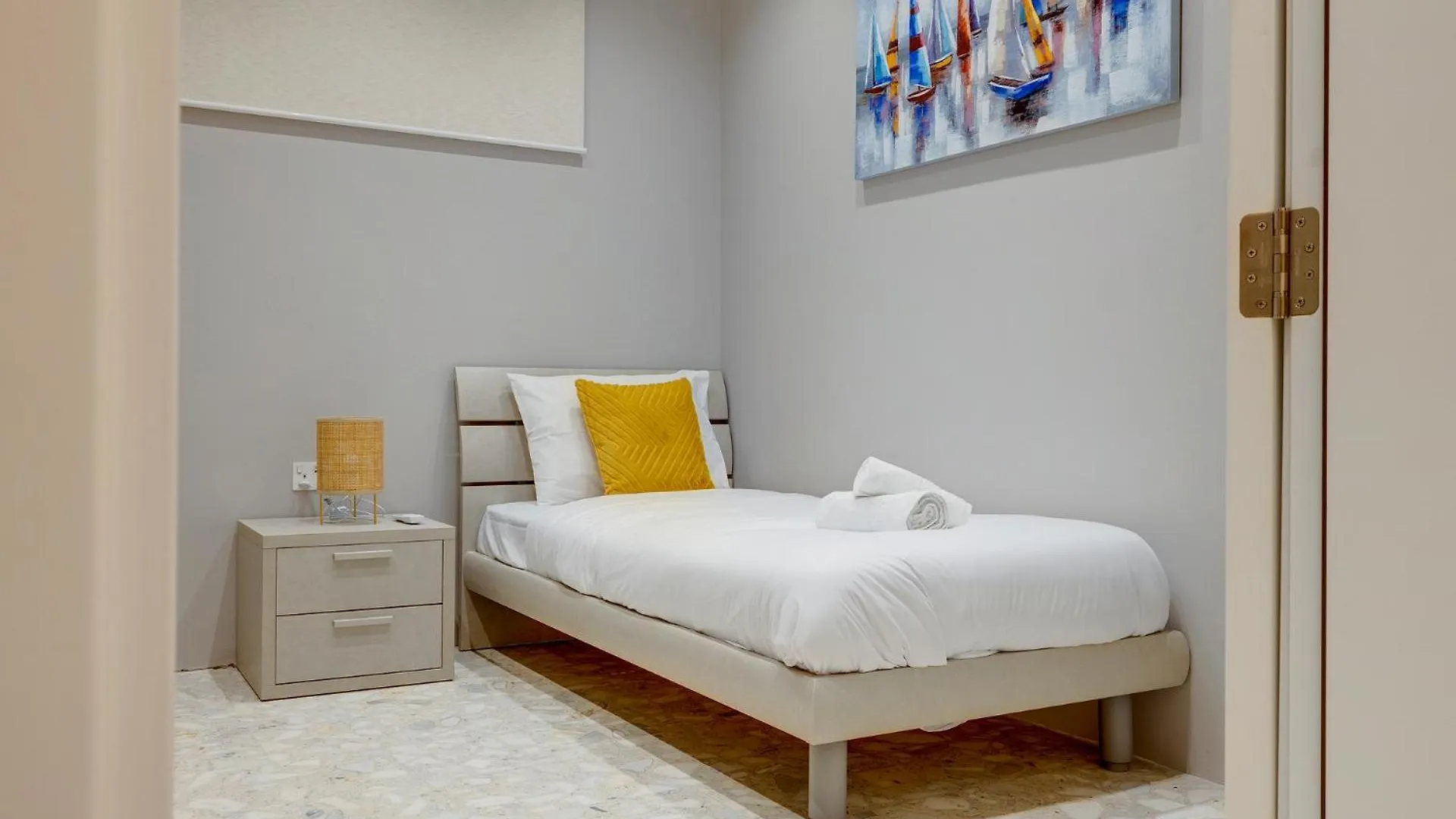 Premier Seafront Living: Ultra-Luxury In Sliema Apartment