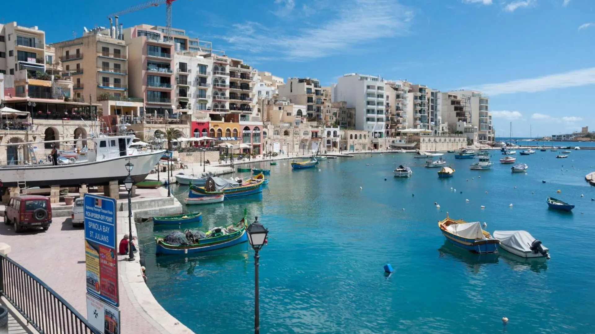 Premier Seafront Living: Ultra-Luxury In Sliema Apartment
