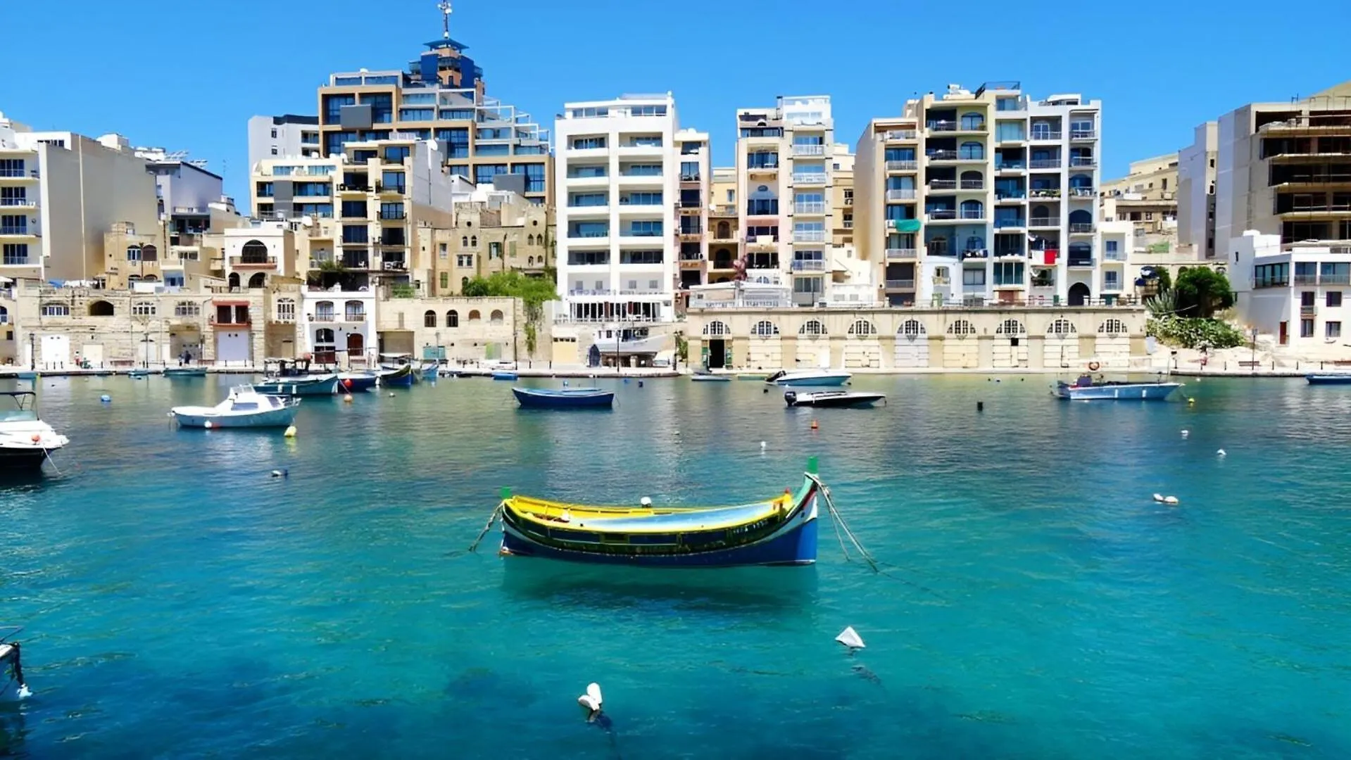 Premier Seafront Living: Ultra-Luxury In Sliema Apartment