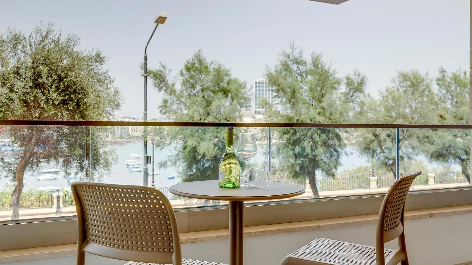 Premier Seafront Living: Ultra-Luxury In Sliema Apartment Malta
